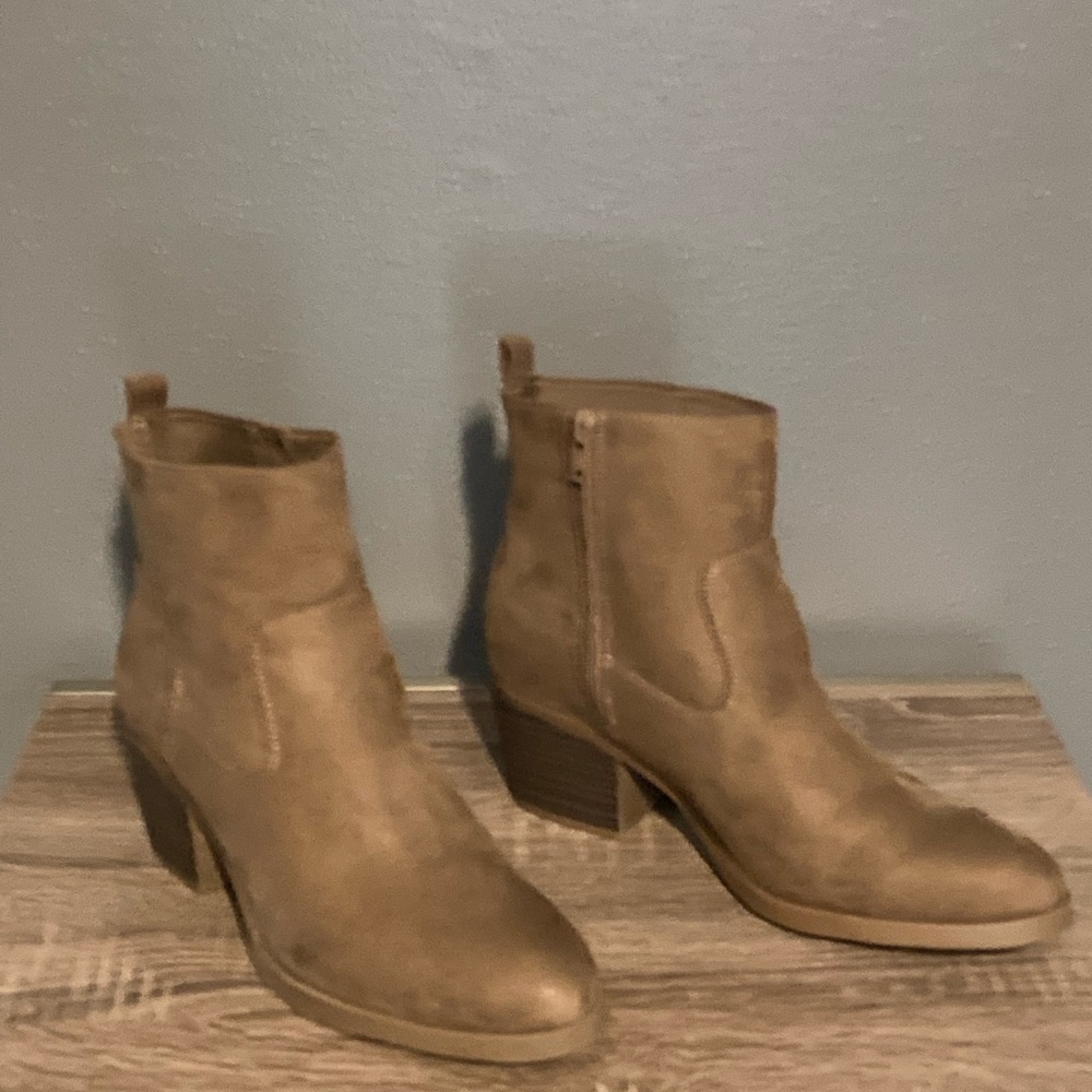 Old Navy Women's Western Brown  Booties
